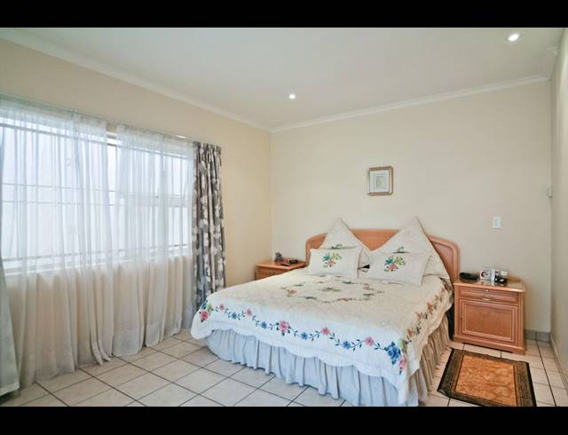 3 BEDROOM HOUSE FOR SALE IN OBSERVATORY